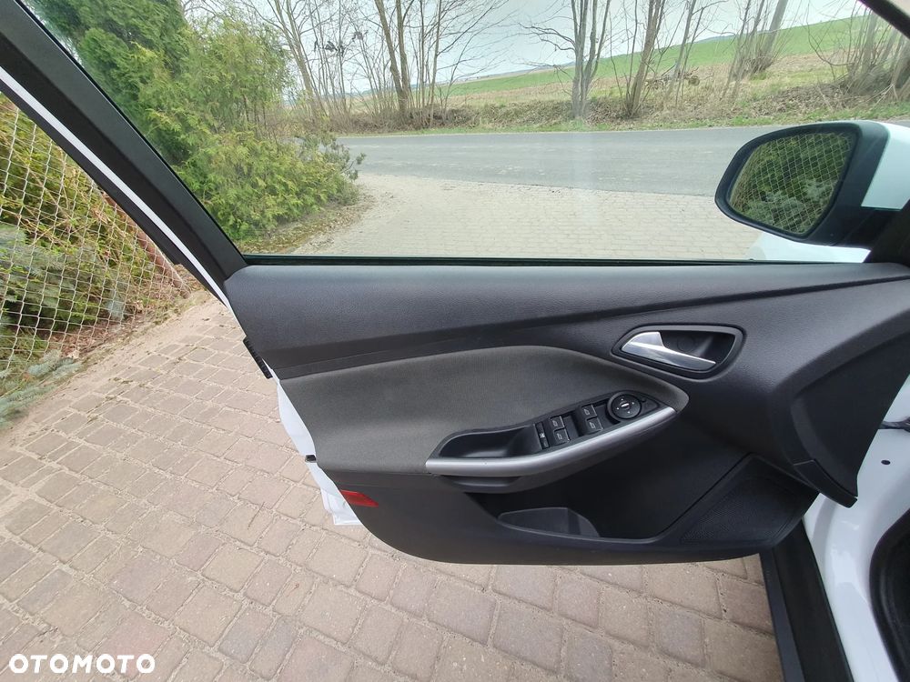 Ford Focus 1.6 TI-VCT Ambiente - 11