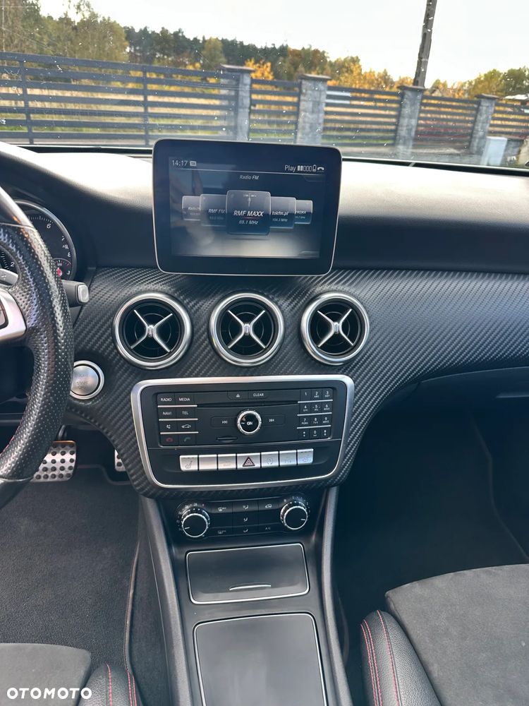 Mercedes-Benz Klasa A 220 4-Matic AMG Line - 12