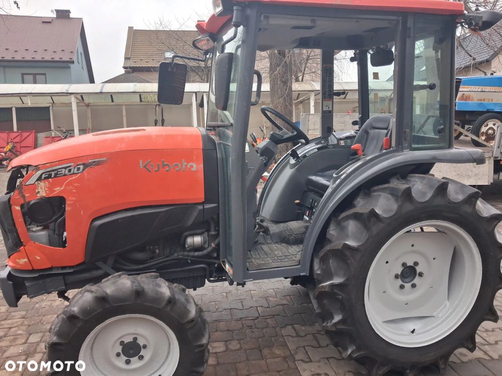 Kubota FT300 - 4