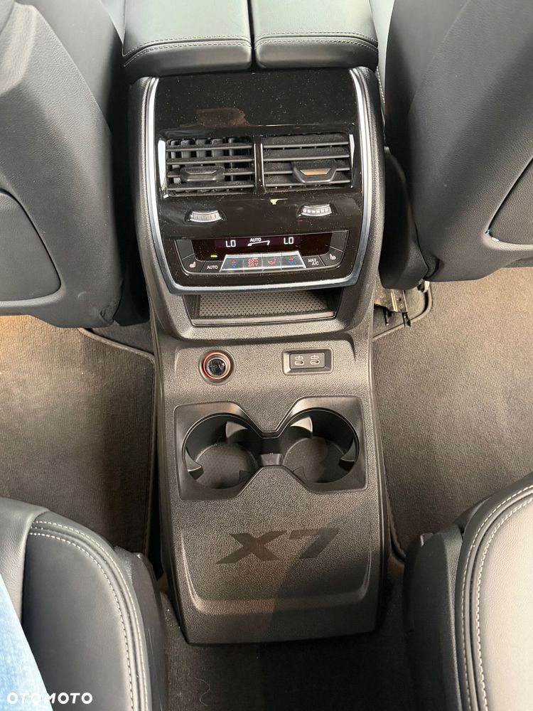 BMW X7 xDrive40d mHEV M Sport sport - 28