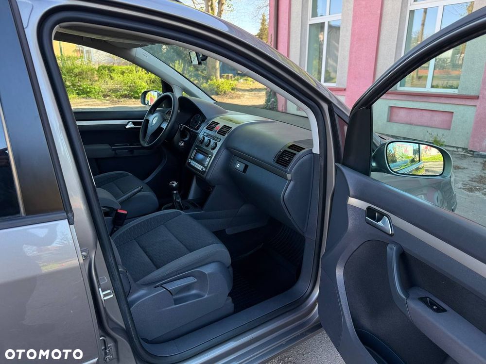 Volkswagen Touran 1.9 TDI Highline - 21