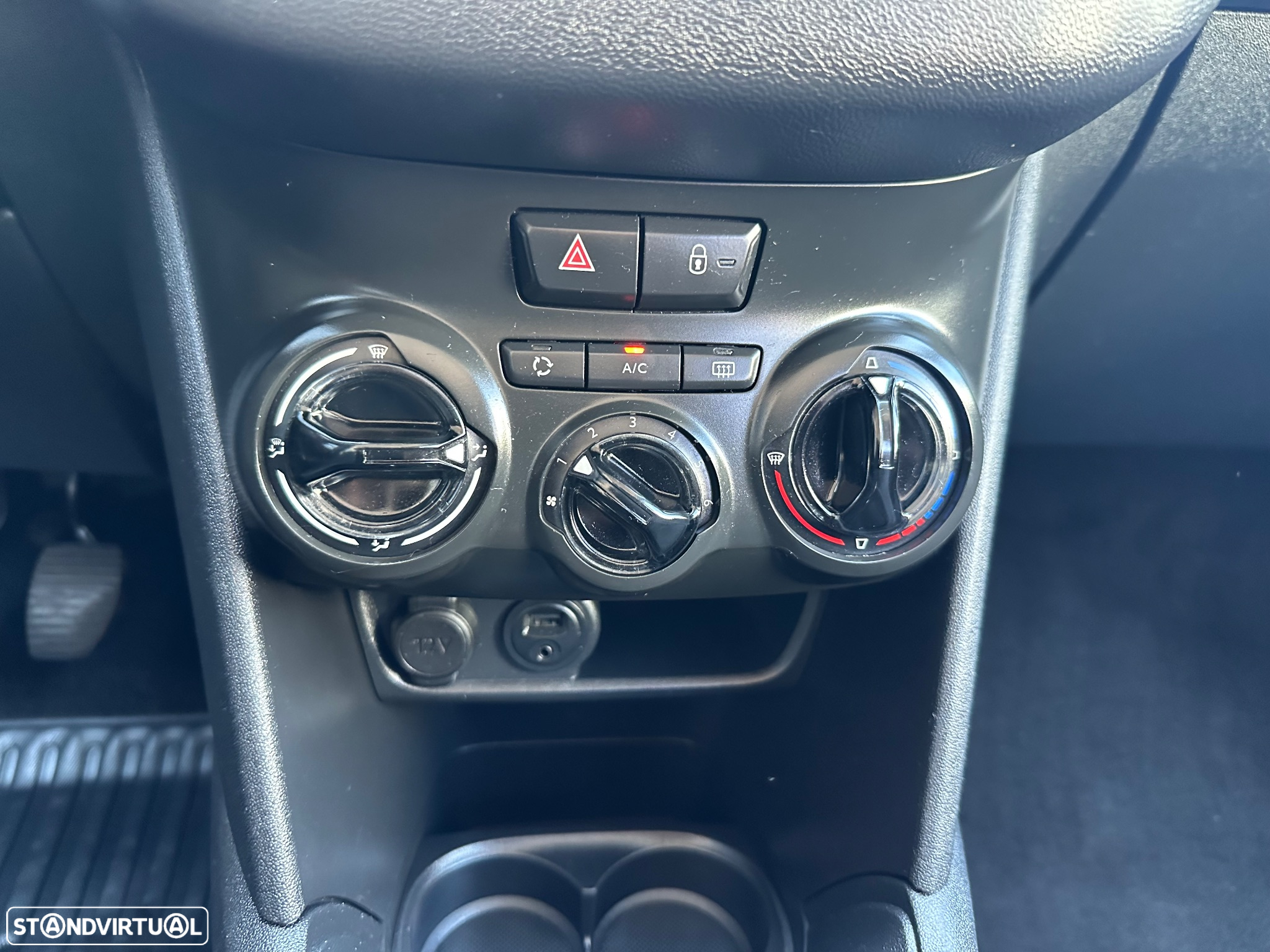 Peugeot 208 1.6 BlueHDi Style - 16