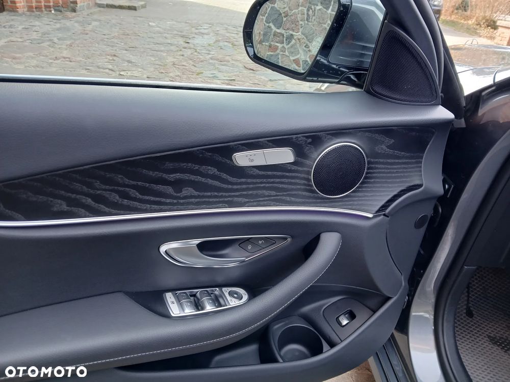 Mercedes-Benz Klasa E 220 d 4-Matic Exclusive - 11