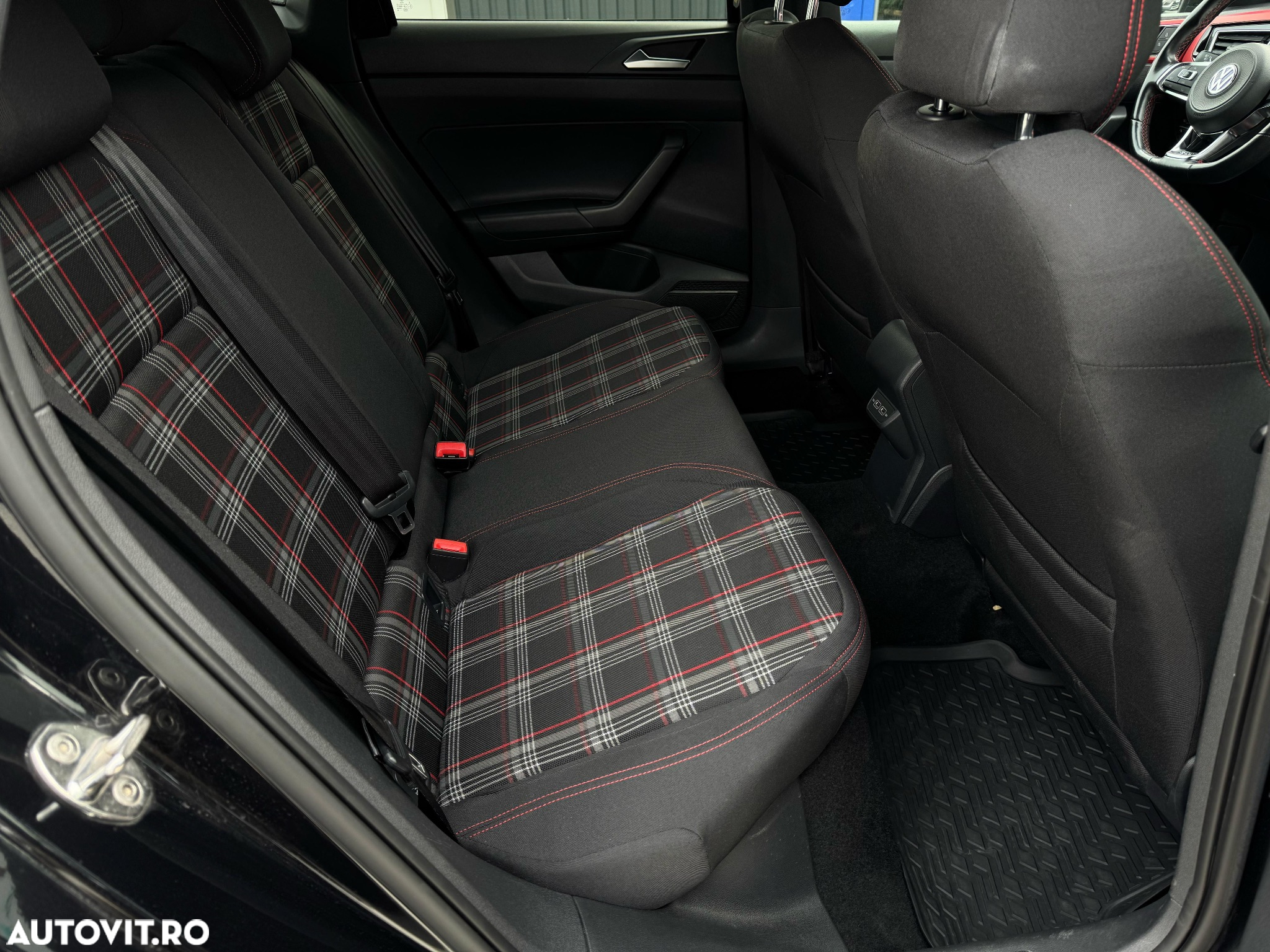 Volkswagen Polo 2.0 TSI OPF DSG GTI - 19