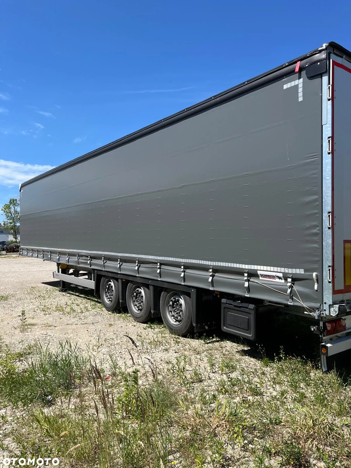 Schmitz Cargobull Schmitz Cargobull SCS MB Varios - koła 385/55 R22,5 - 5