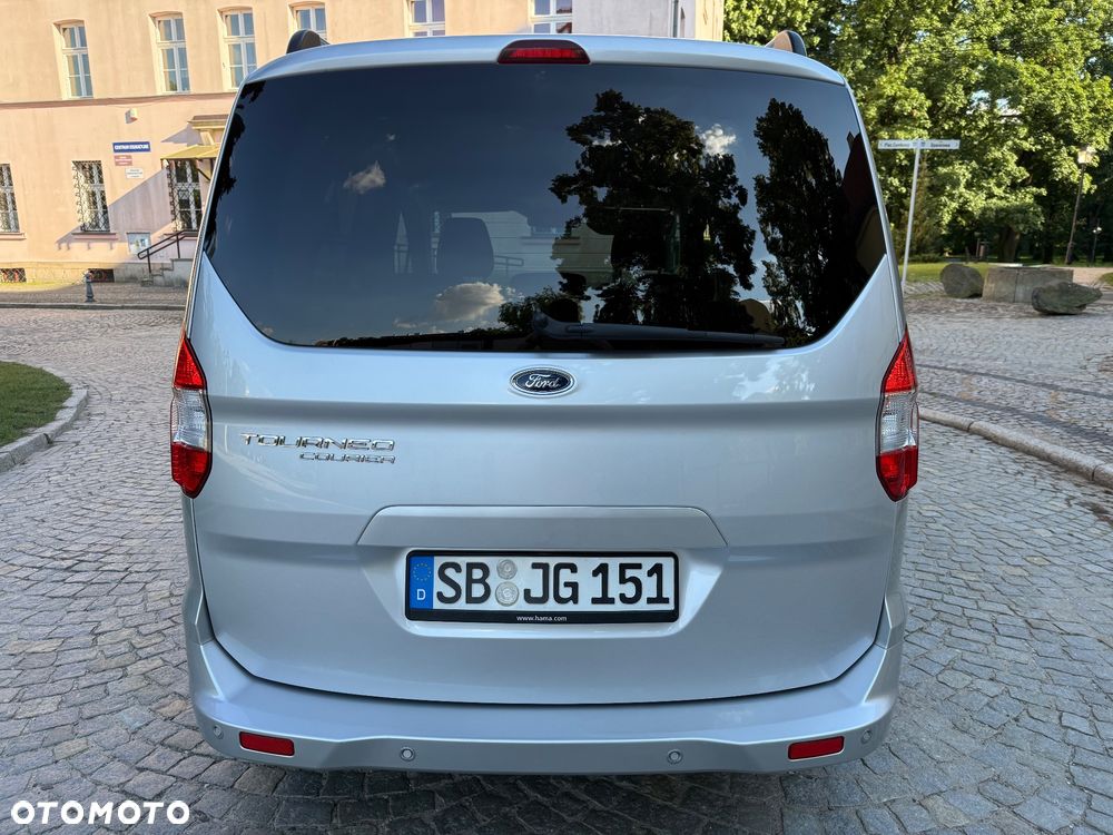 Ford Tourneo Courier 1.5 TDCi S&S Titanium - 8