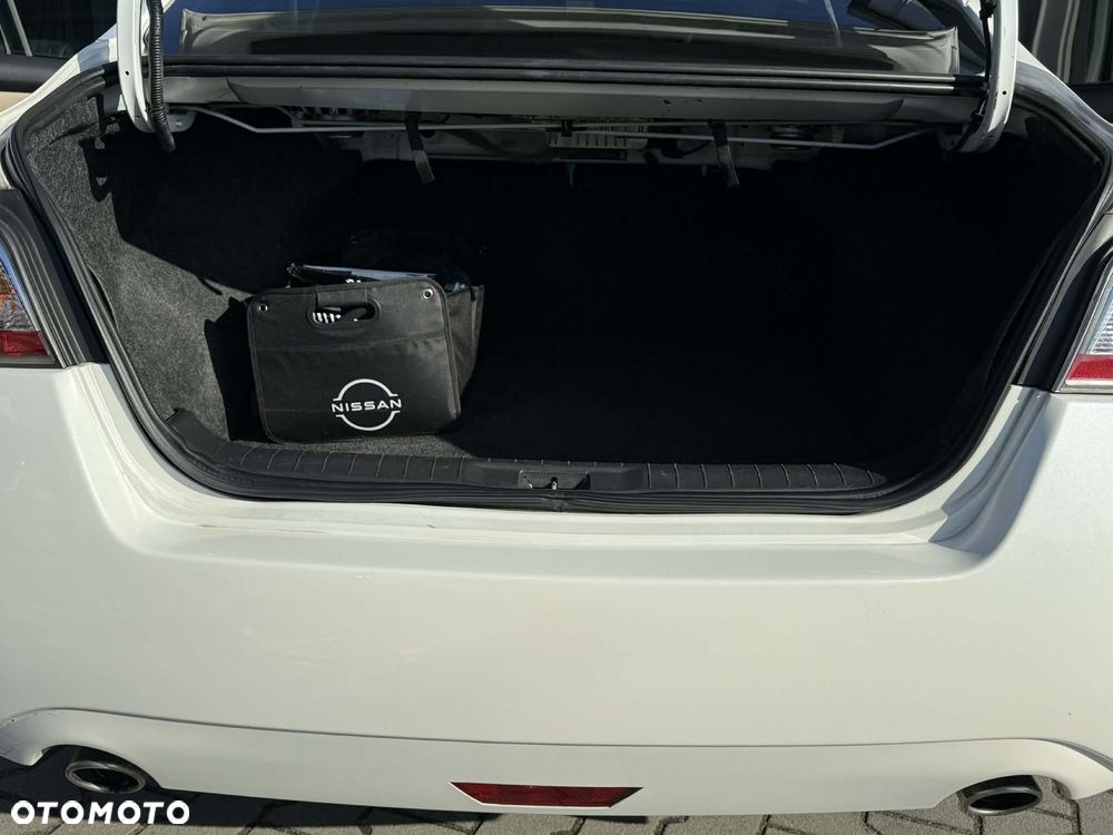 Nissan Altima - 32