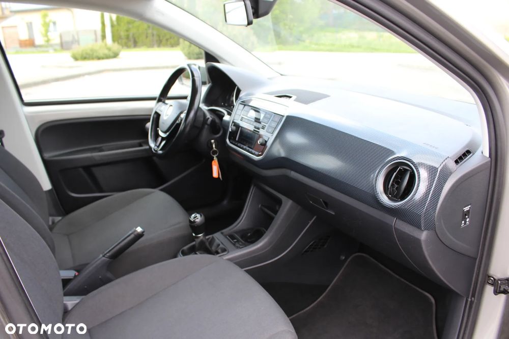 Volkswagen up! United - 15