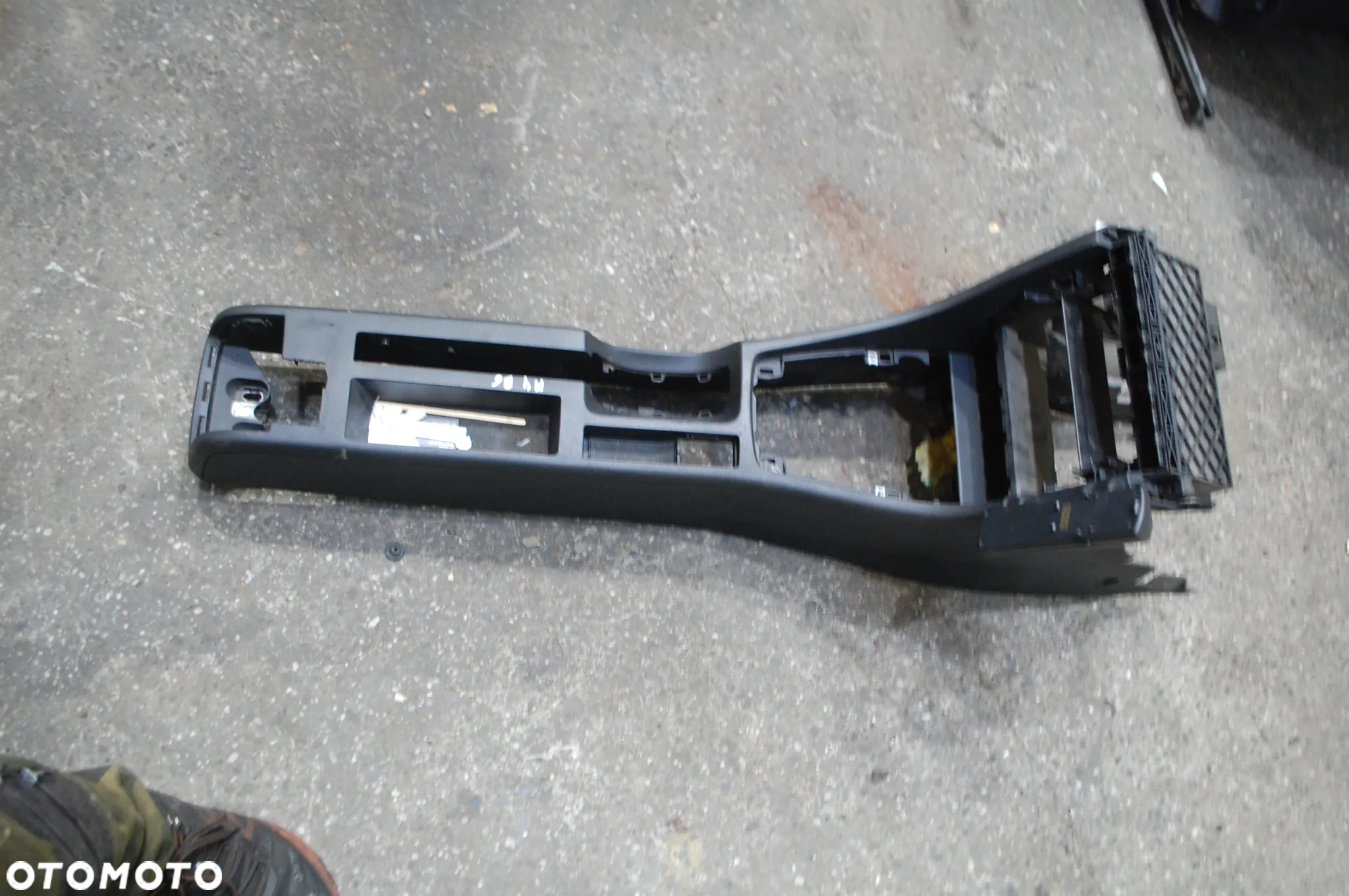 TUNEL ŚRODKOWY AUDI A4 B6 B7 1 DIN - 4