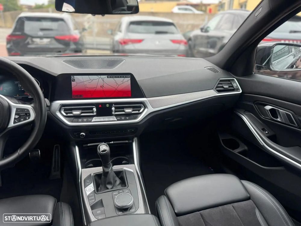 BMW 318 d Pack M - 15