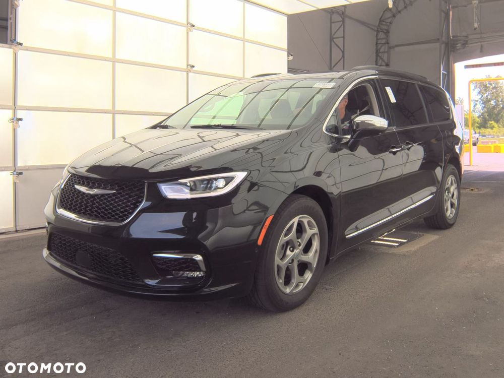 Chrysler Pacifica - 2