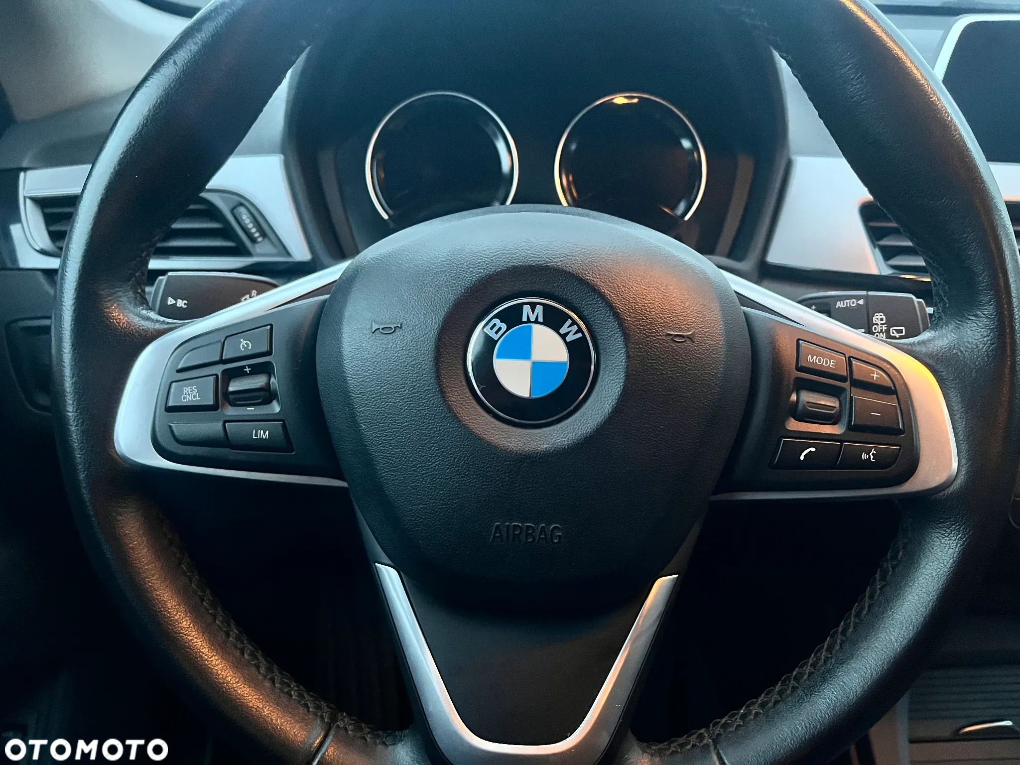 BMW X1 sDrive18i Business Edition - 24