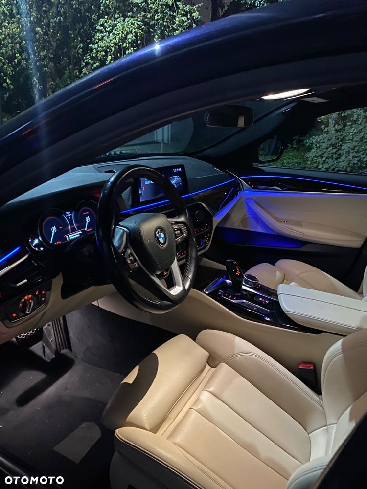 BMW Seria 5 530i xDrive Luxury Line sport - 21