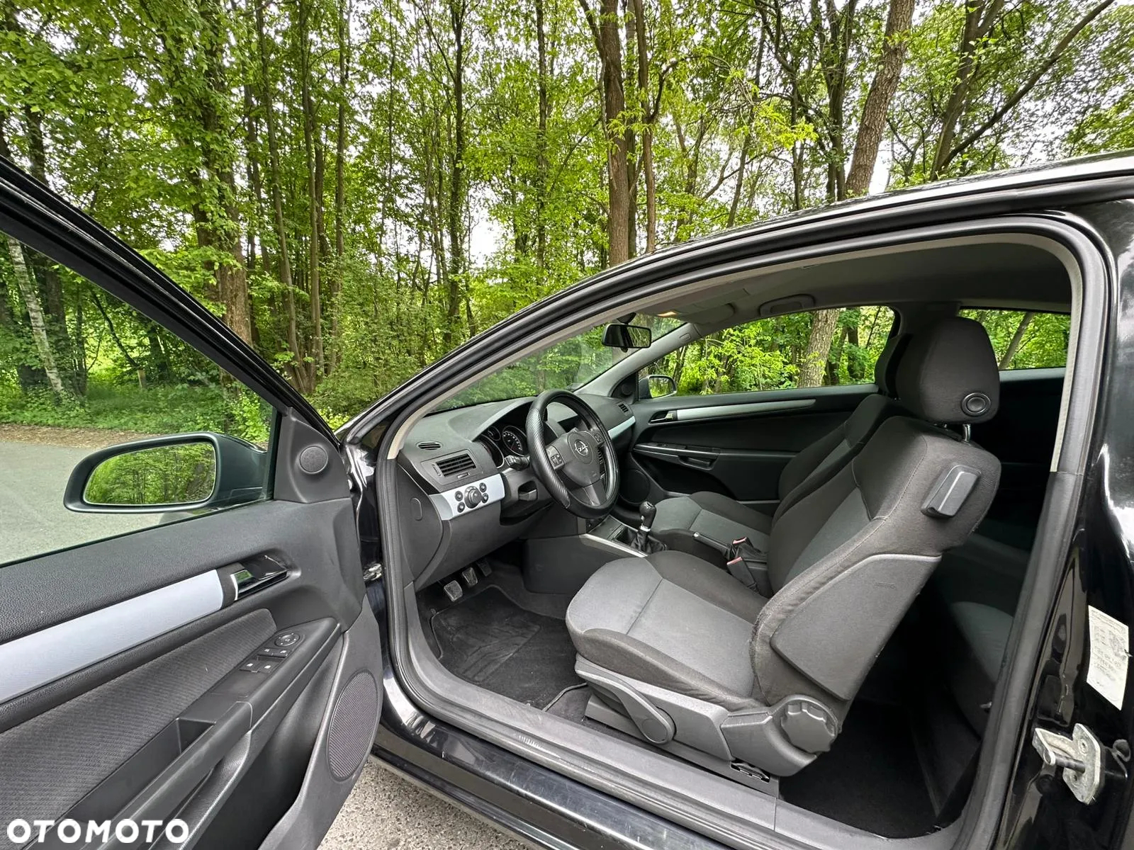 Opel Astra III GTC 1.6 Enjoy - 11