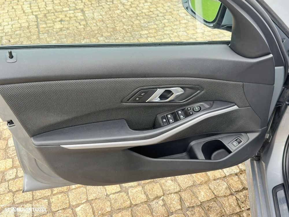 BMW 318 d Touring Line Sport Auto - 12