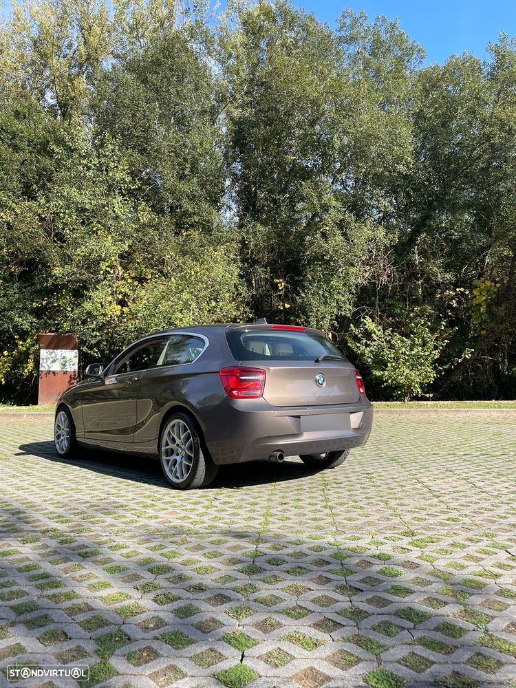 BMW 116 d Pack M - 5