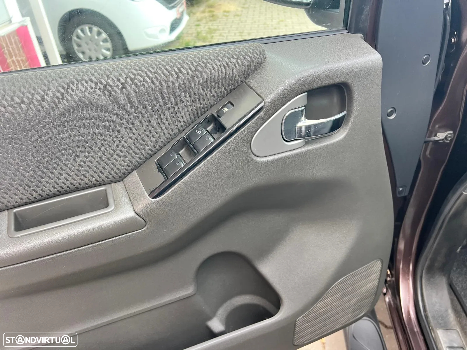 Nissan Navara 2.5 dCi CD LE Hi-Tech +P.Premium 4WD - 12