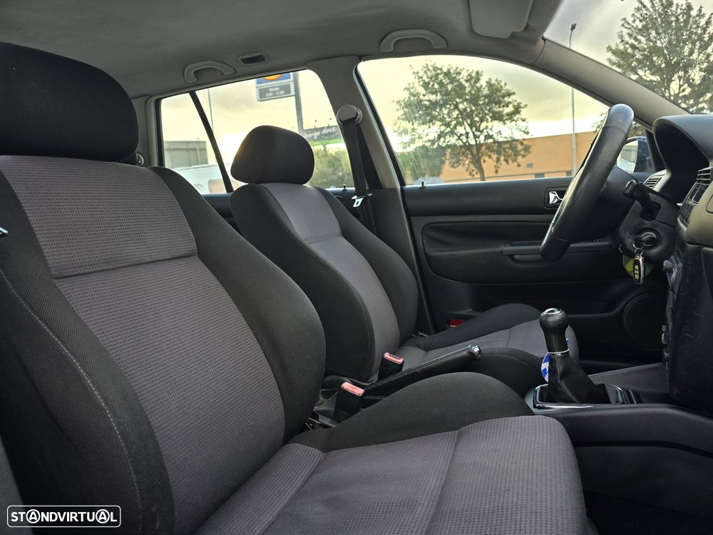 VW Golf 1.9 TDi Highline - 18