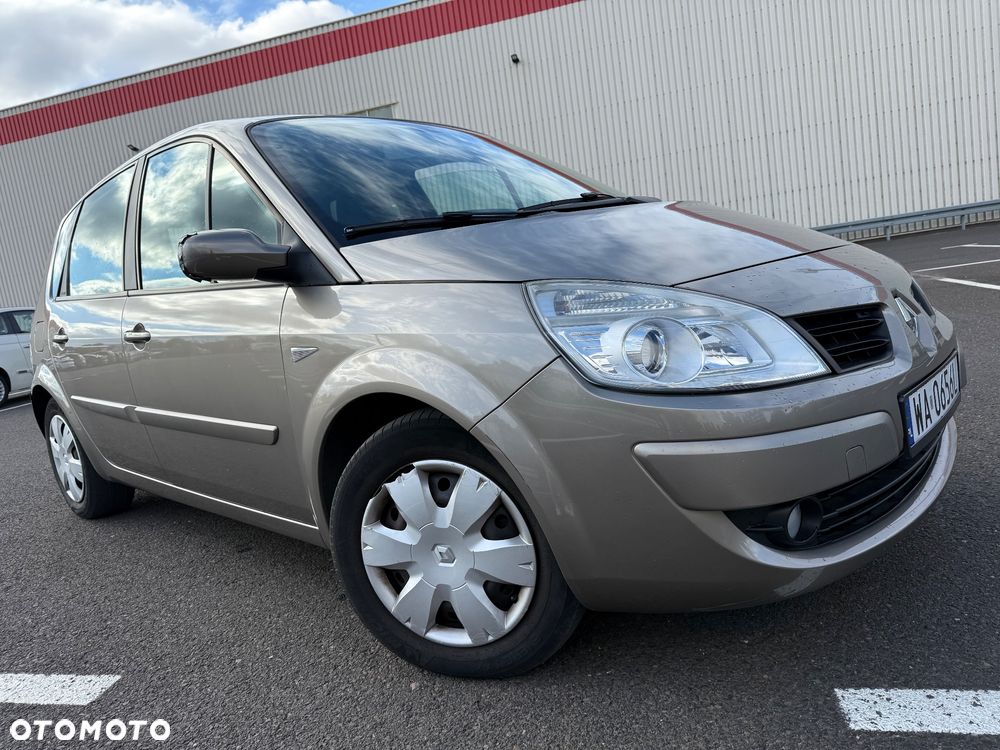 Renault Scenic 2.0 16V Privilege - 9
