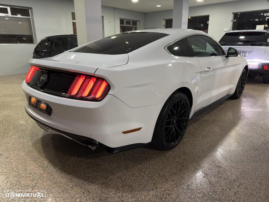 Ford Mustang 2.3i EcoBoost - 27