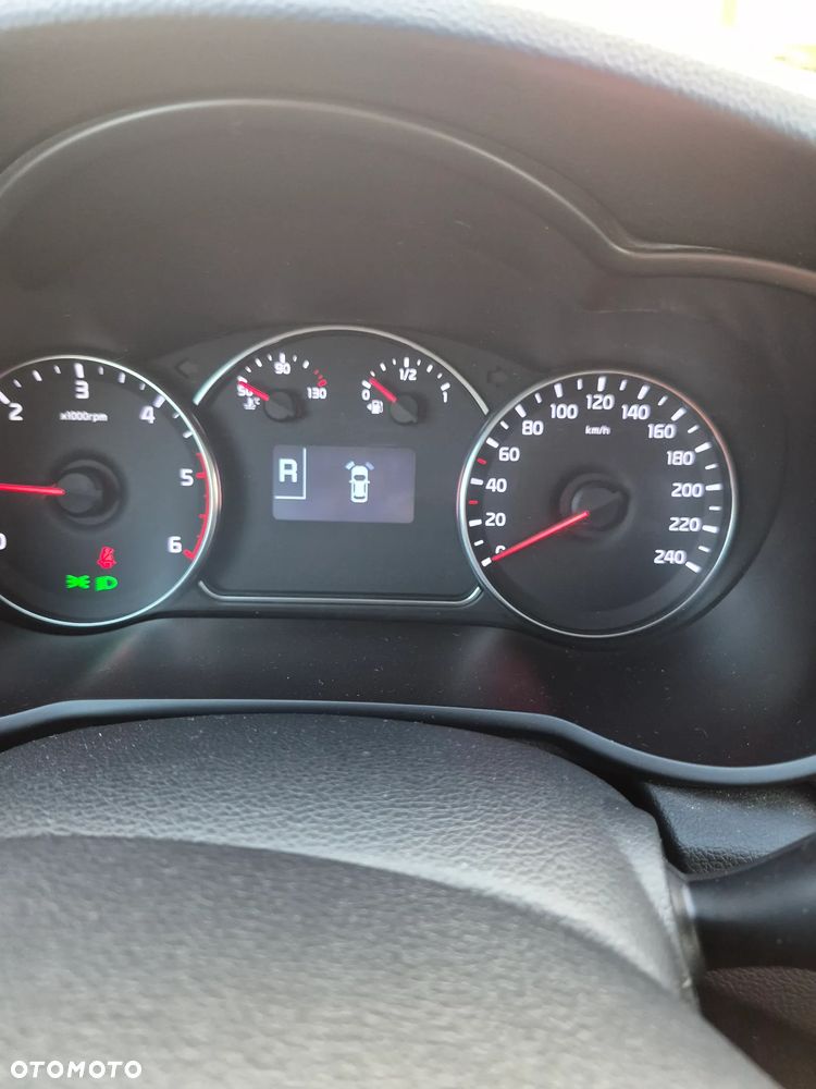 Kia Carens 1.7 CRDi 115 Dream Team Edition - 26
