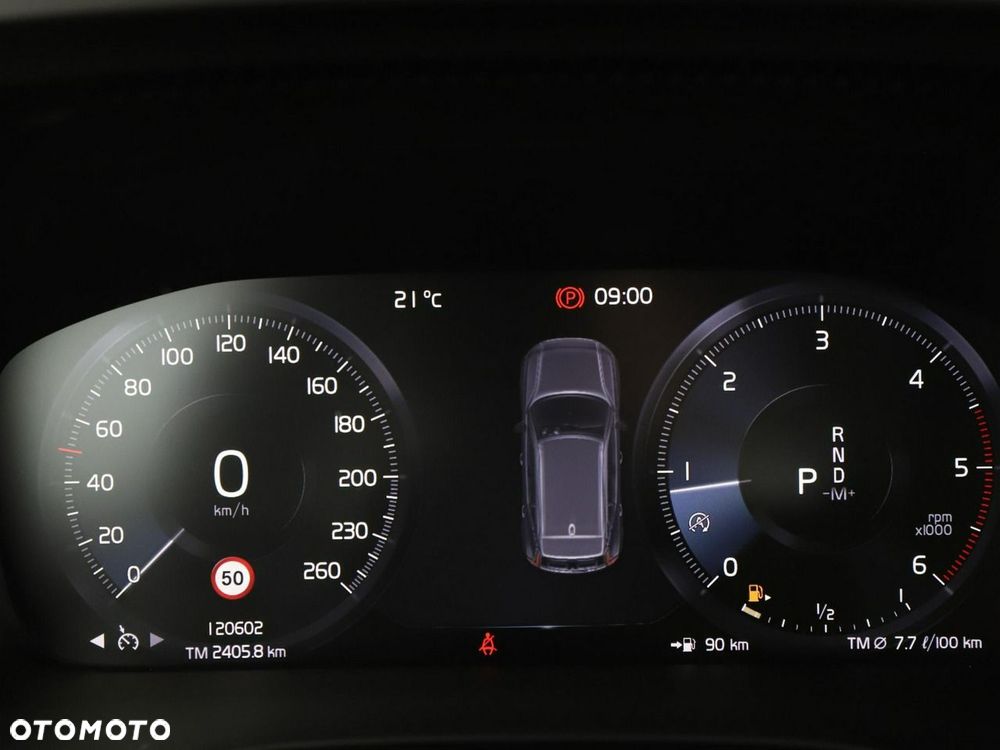 Volvo XC 40 D4 AWD Momentum Pro - 23