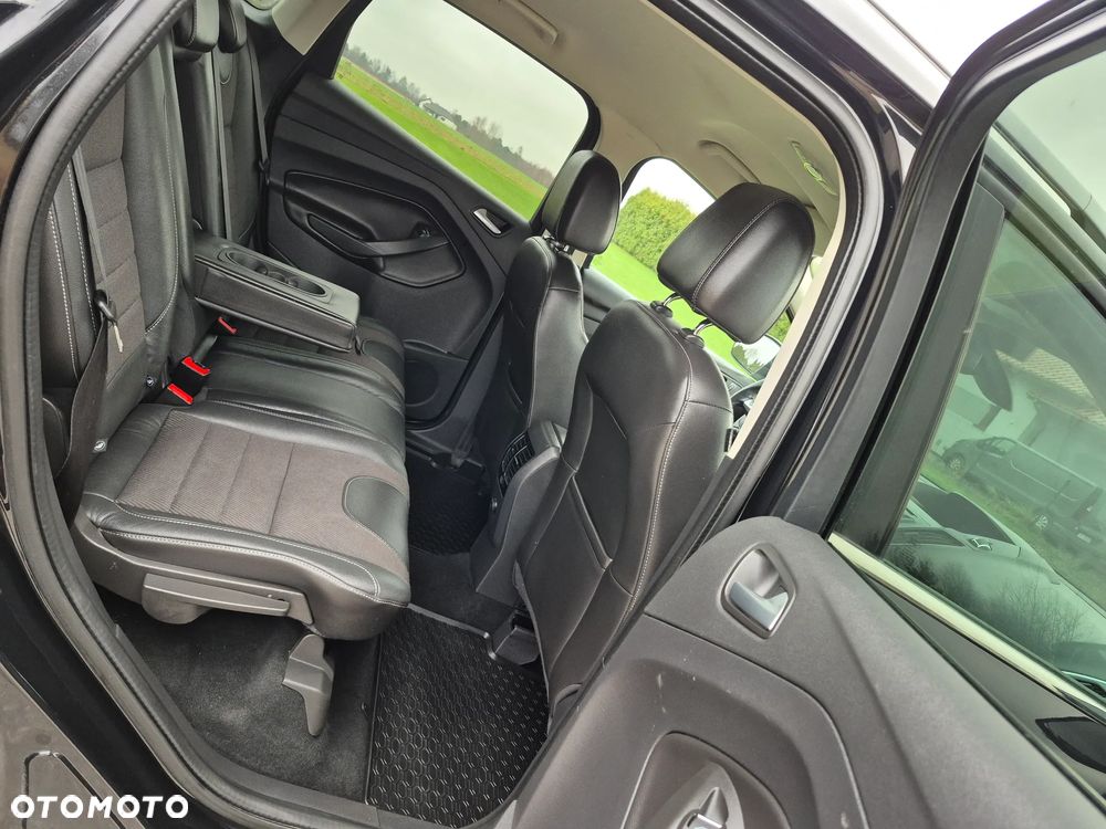 Ford Kuga 2.0 TDCi 2x4 Titanium - 16