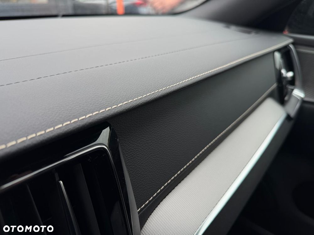 Volvo V60 T6 AWD Recharge Geartronic RDesign - 22