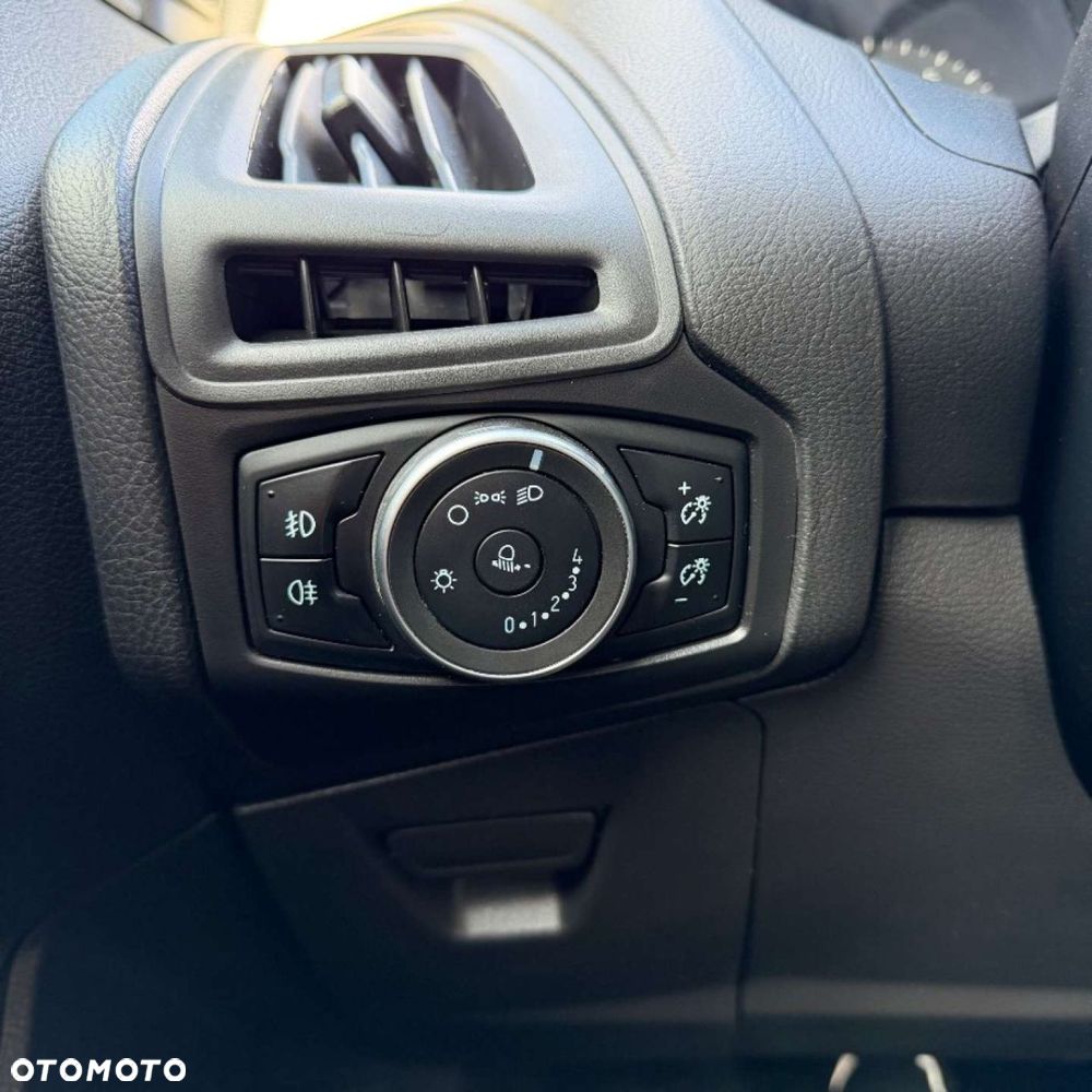 Ford Focus - 37