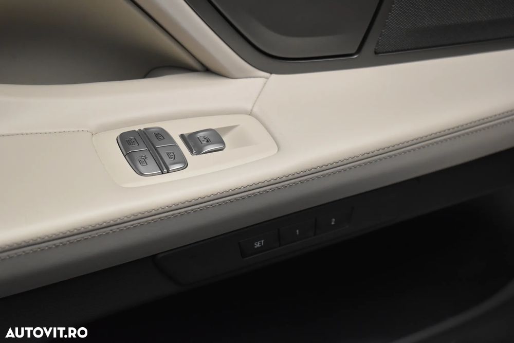 BMW Seria 7 740Ld xDrive MHEV - 38