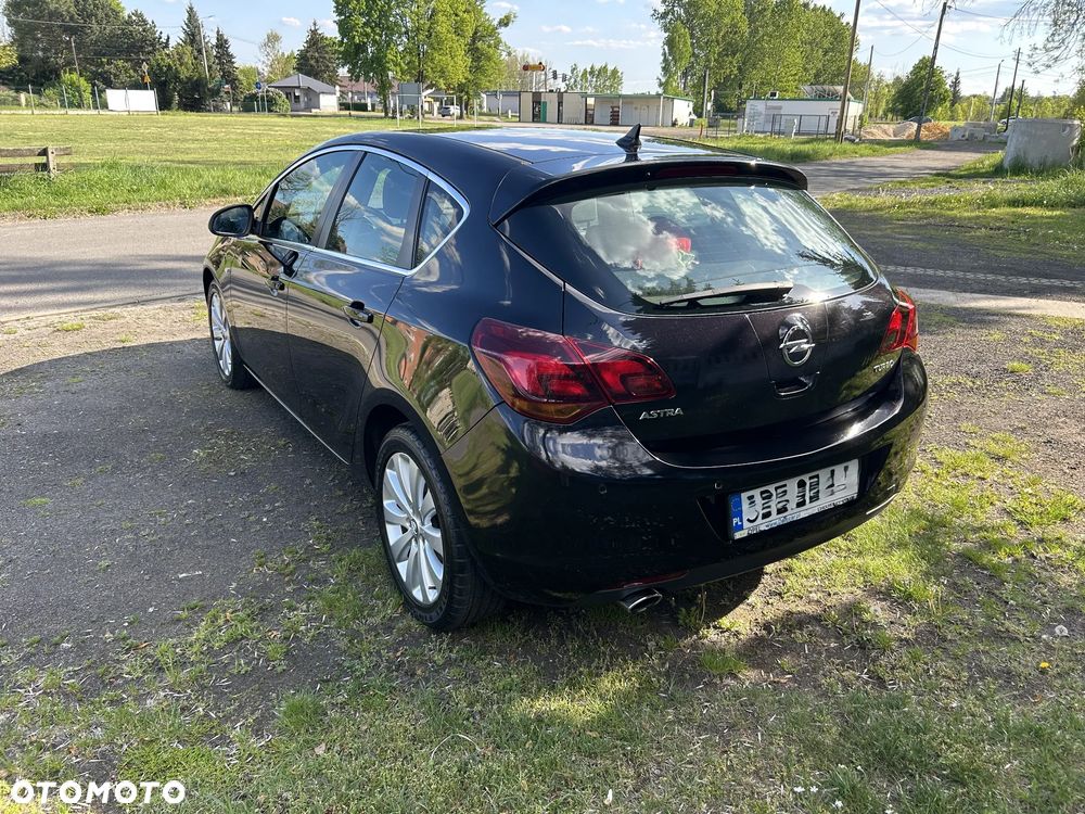 Opel Astra 1.4 T Cosmo - 4