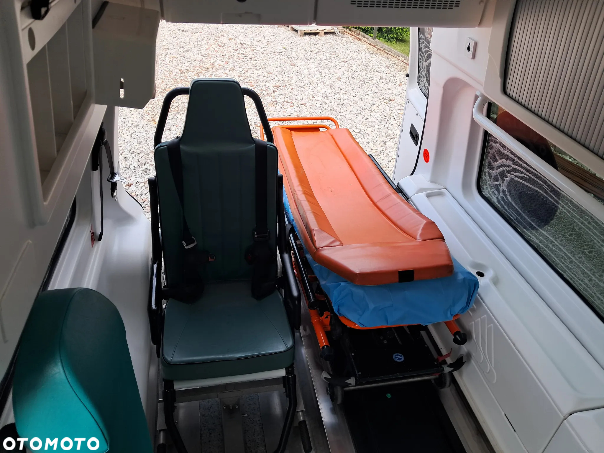 Volkswagen Transporter T5 Karetka Ambulans 4X4 - 11