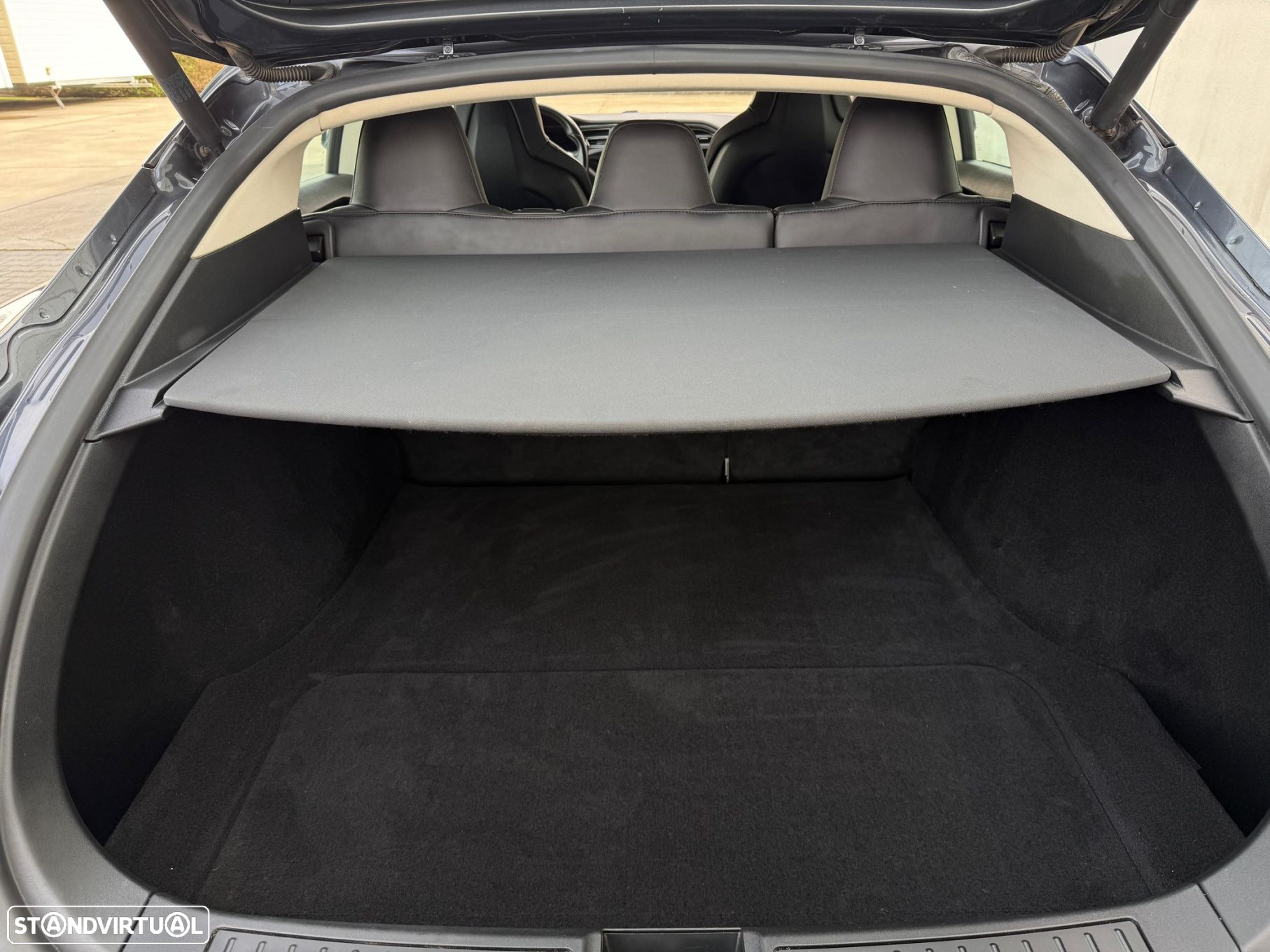 Tesla Model S 85D - 15