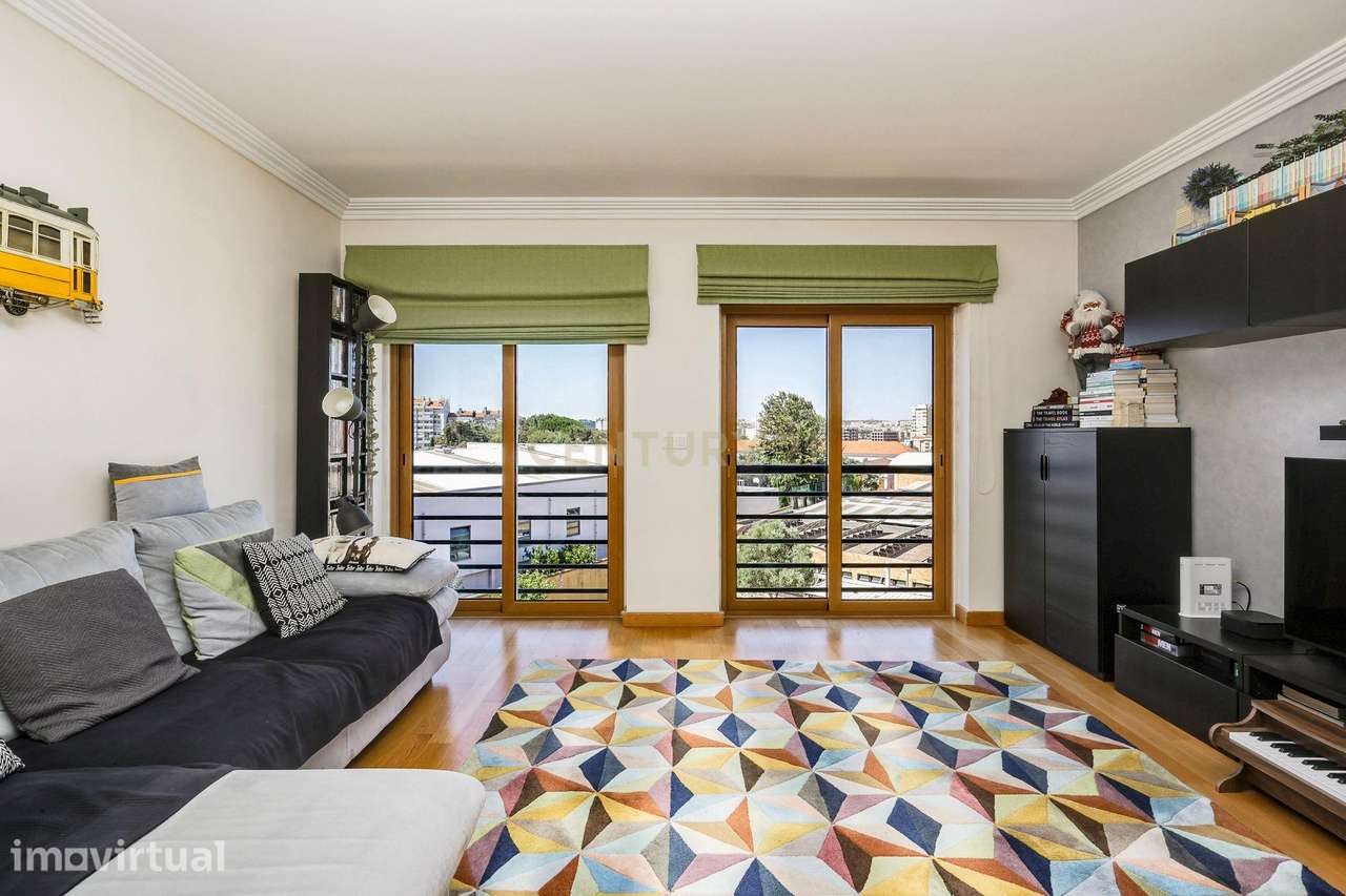 Apartamento T2 em Carnide, Lisboa com Vista Panorâmica - Grande imagem: 3/25