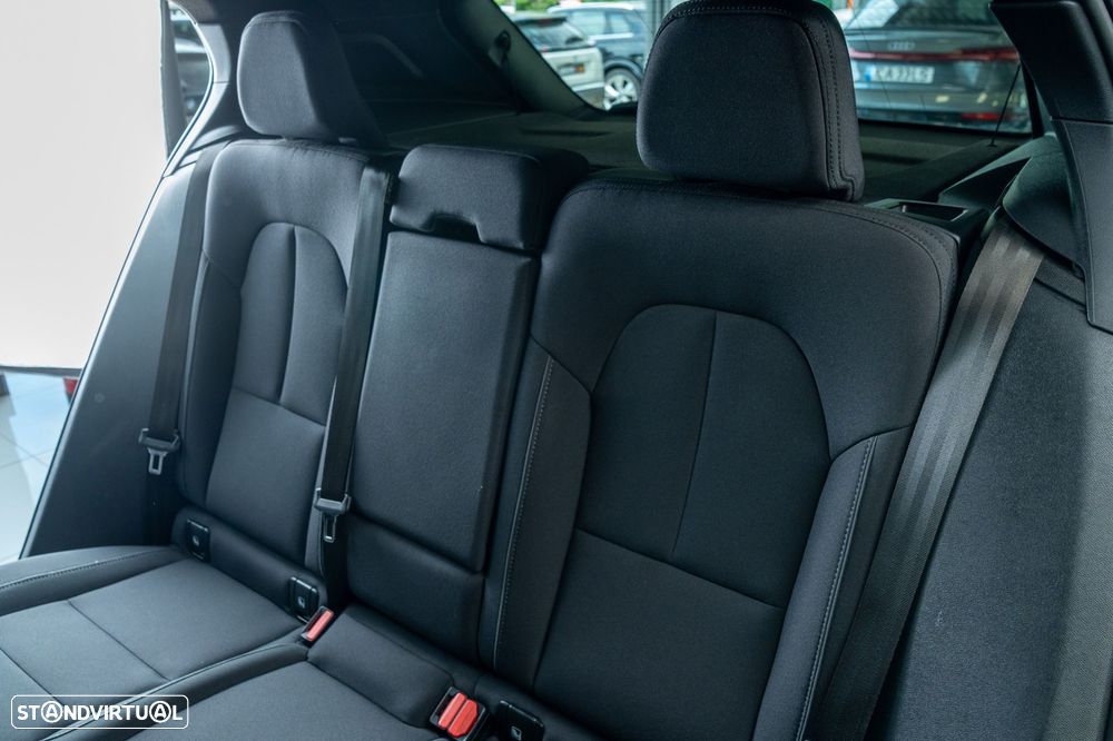 Volvo XC 40 Recharge 82 kWh Single M. Extended Range RWD Core - 9