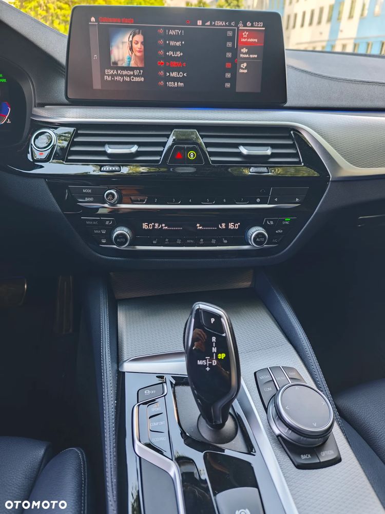 BMW Seria 5 530i Sport Line - 8