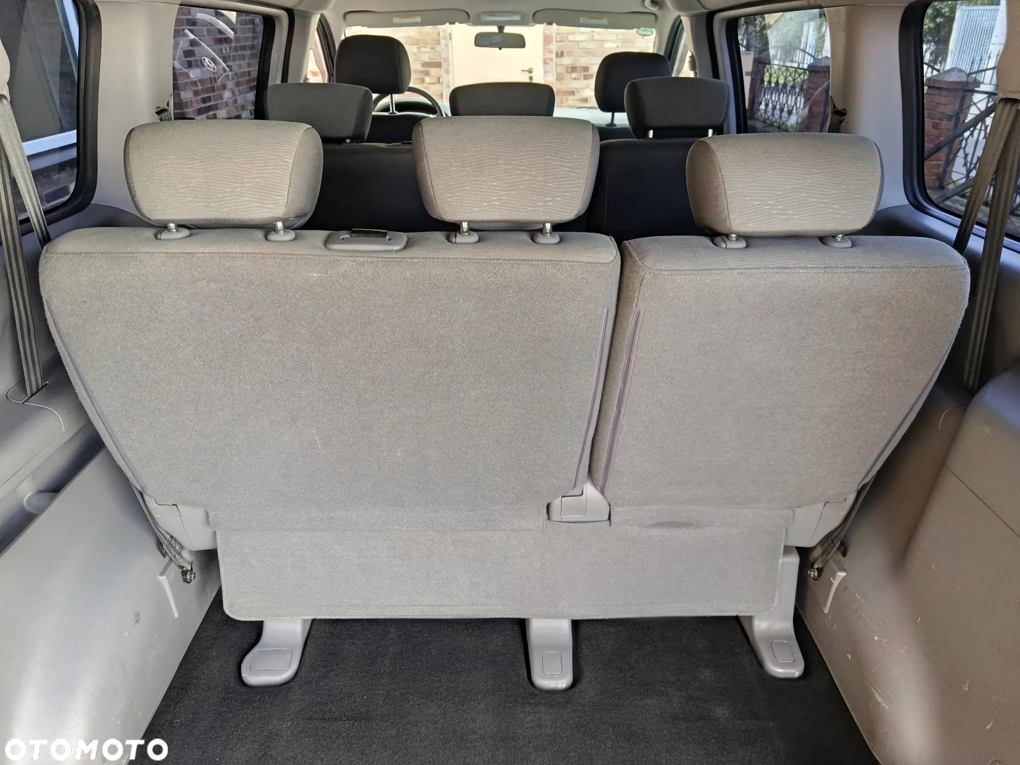 Hyundai H-1 2.5 CRDi Travel Comfort - 20