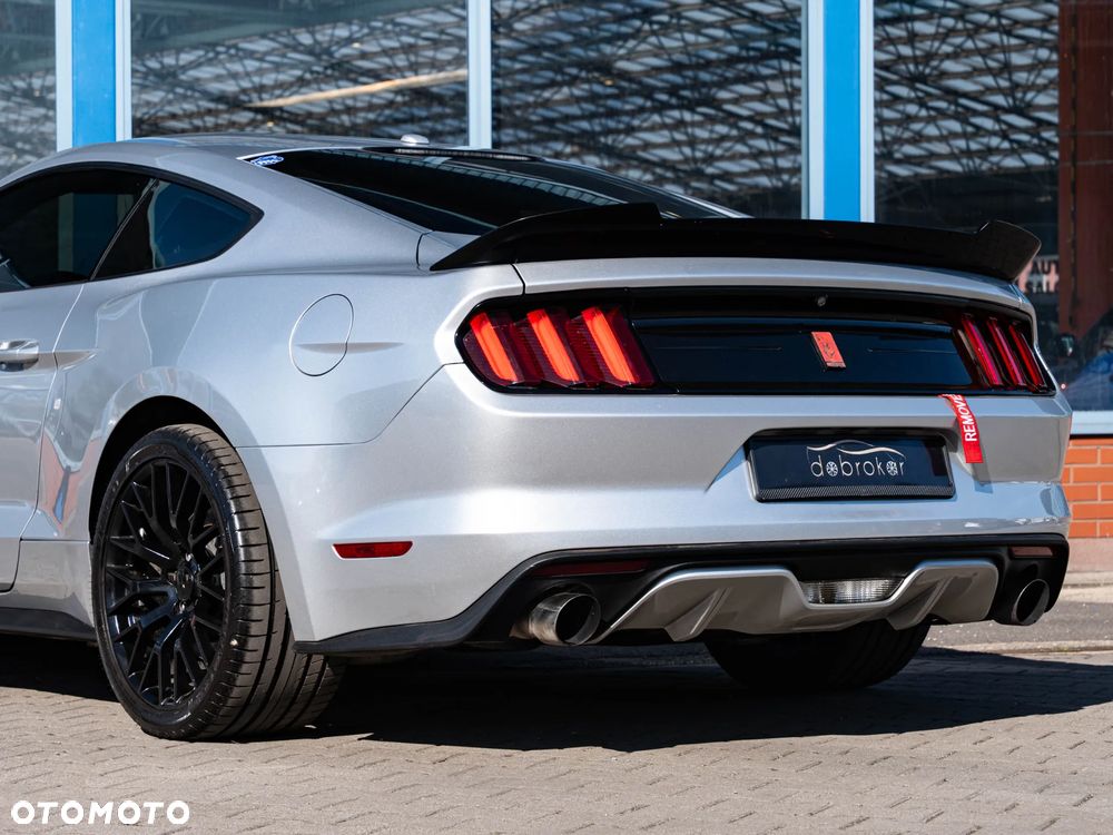 Ford Mustang - 8