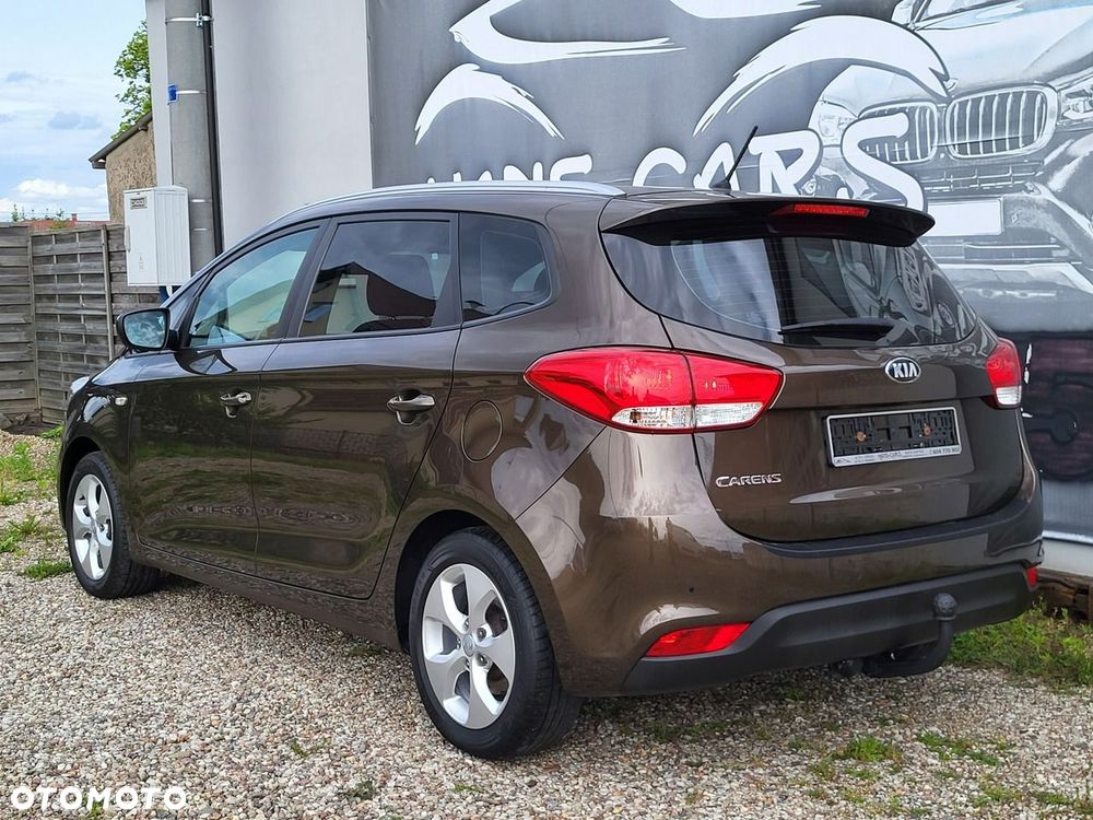 Kia Carens - 4