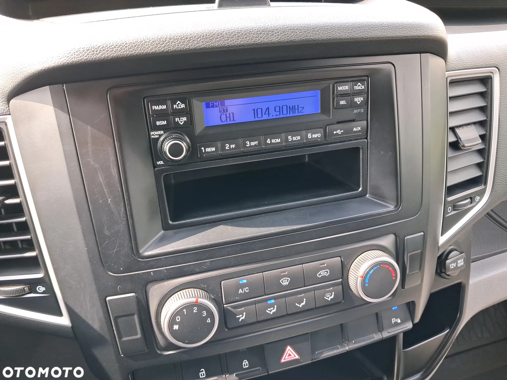 Hyundai H350 - 27