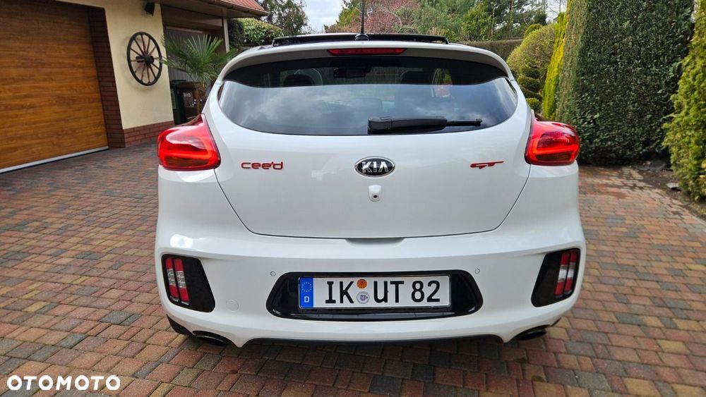 Kia Ceed - 8