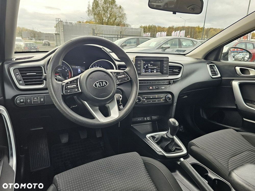 Kia Ceed - 16