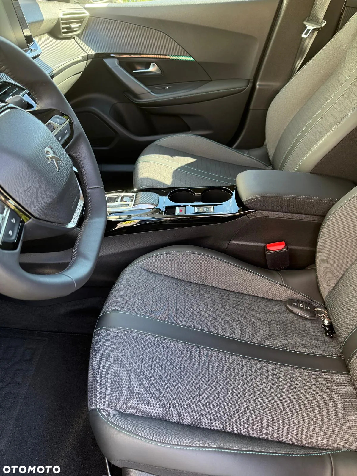 Peugeot 2008 1.2 PureTech Allure Pack S&S EAT8 - 12