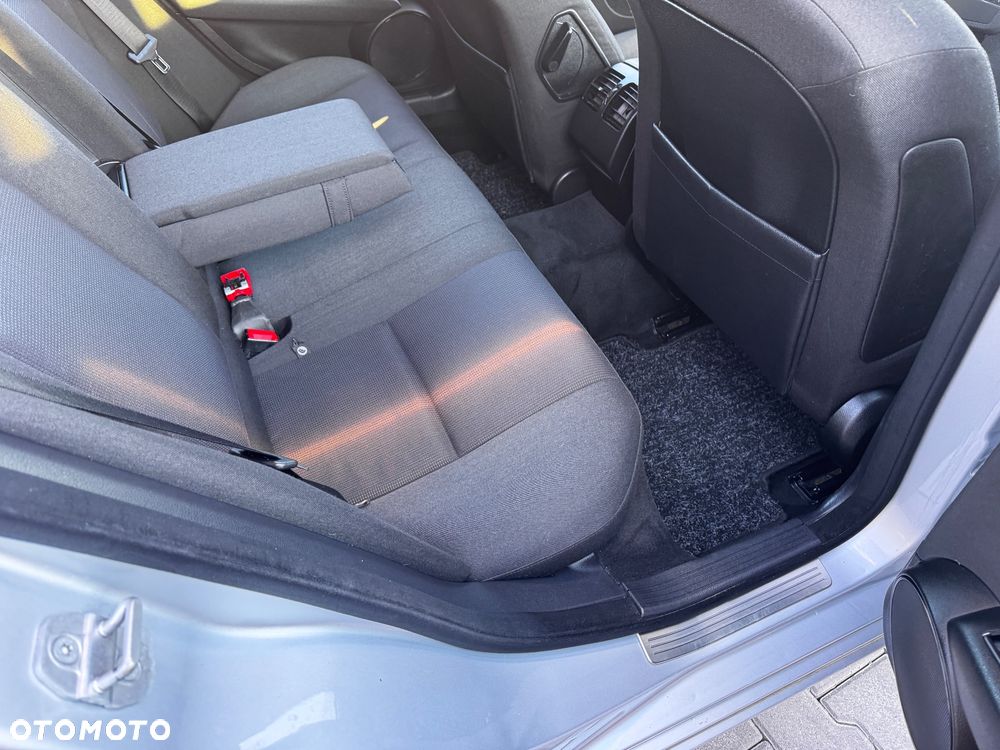 Mercedes-Benz Klasa C 220 CDI DPF Automatik Elegance - 14