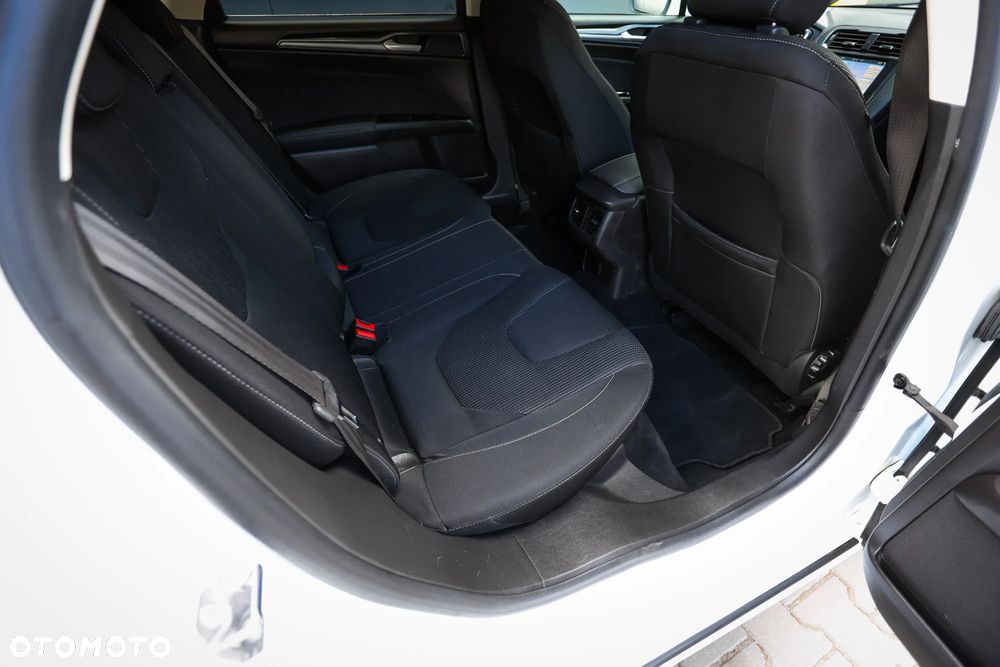 Ford Mondeo 2.0 EcoBlue Titanium - 21