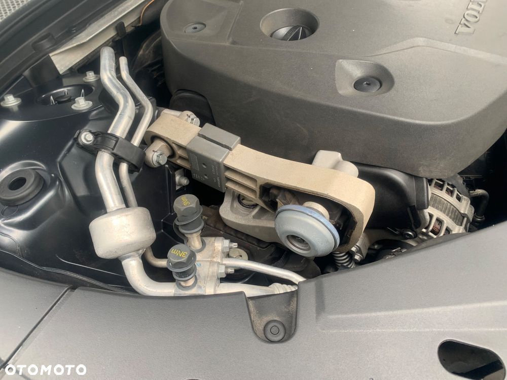 Volvo V90 D4 Inscription - 19