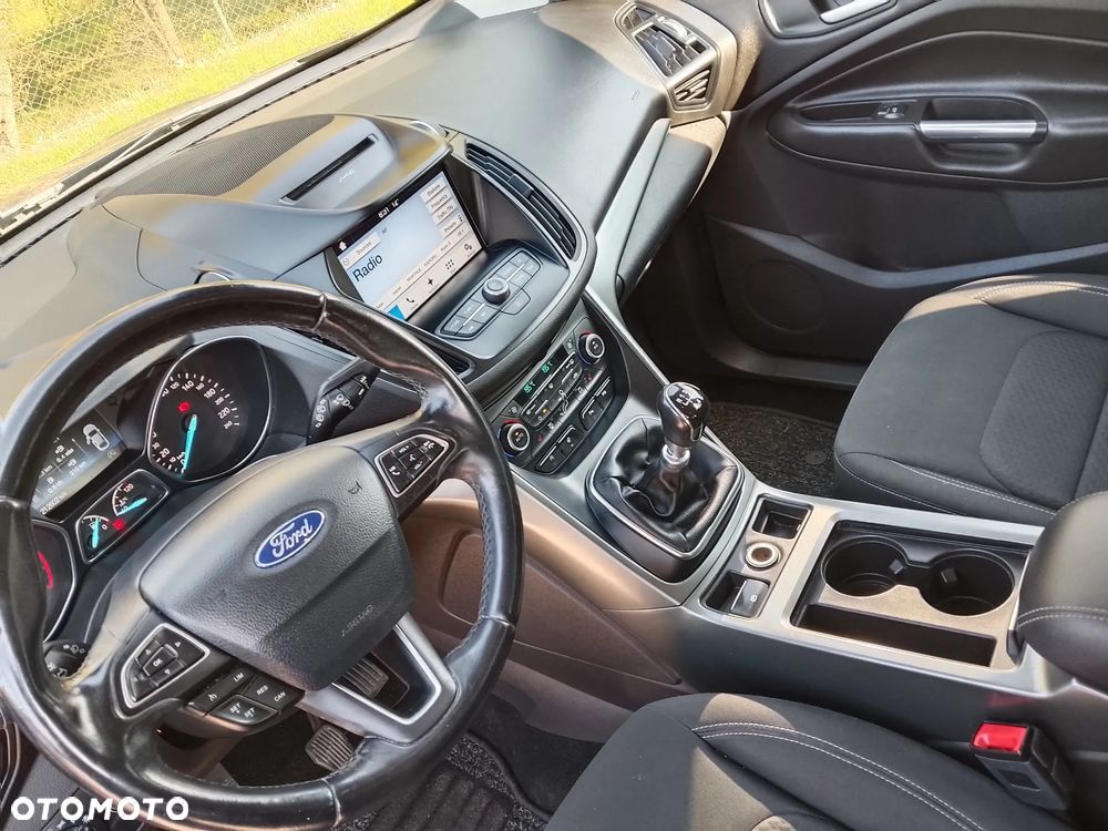 Ford Kuga 2.0 TDCi 2x4 Titanium - 12