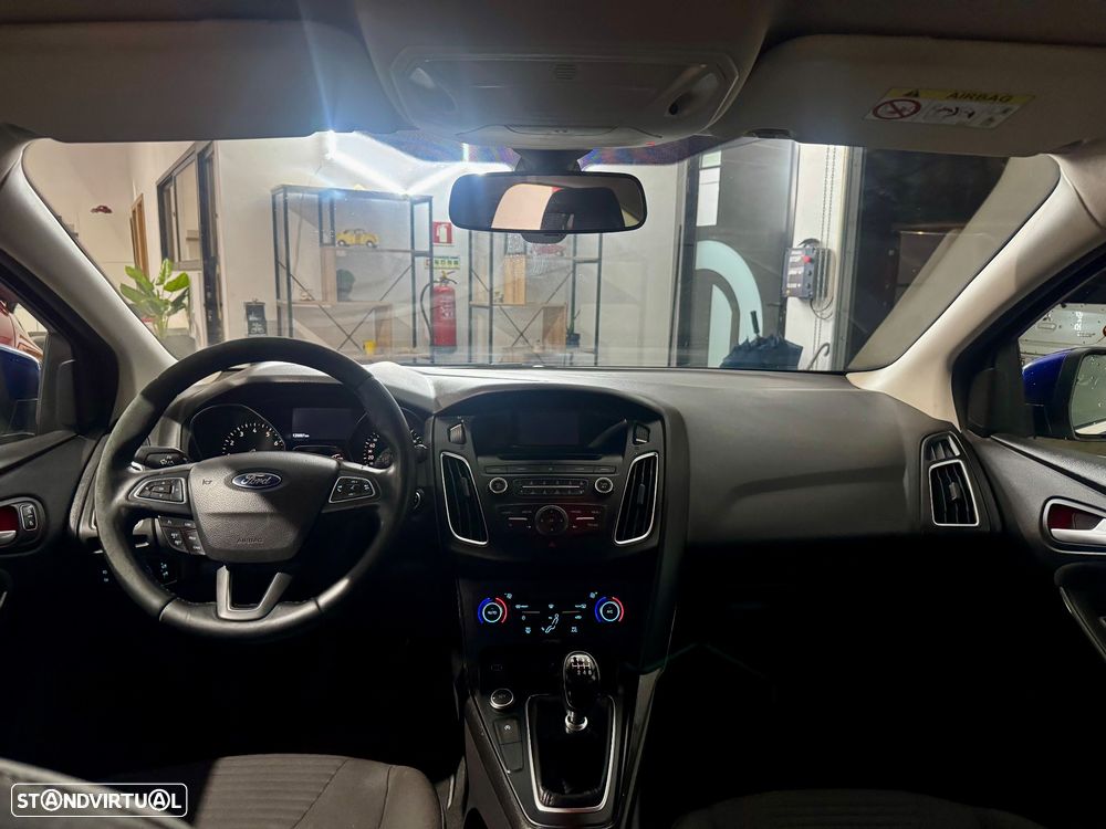 Ford Focus 1.0 EcoBoost S&S TITANIUM - 7