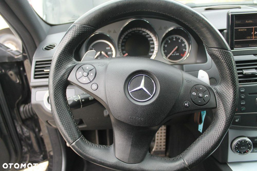 Mercedes-Benz Klasa C 63 AMG - 15