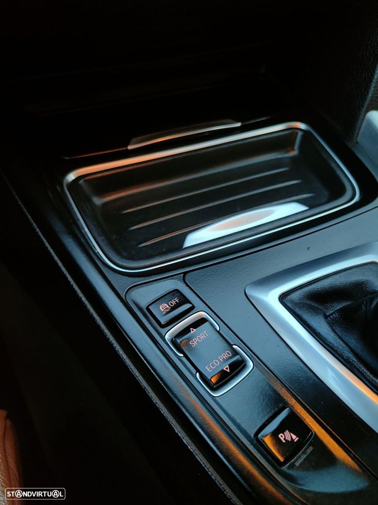 BMW 320 d Auto Line Sport - 50